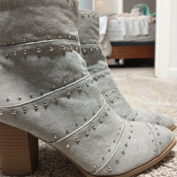Hippie Laundry Gray Studded Ankle Boots - Picture 3 of 4